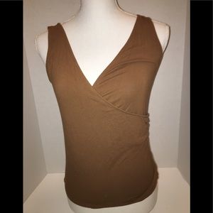 NEW YORK & COMPANY (XS) Tan Sleeveless Top.